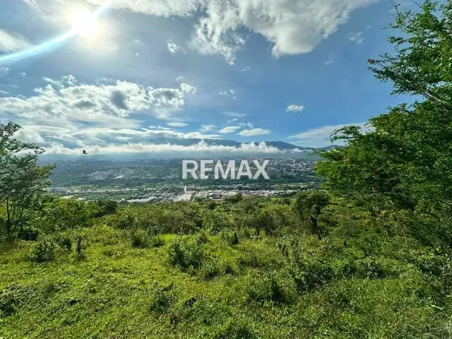 En Venta Terreno Ubicado frente al Jardín metropolitano el mirador - 5