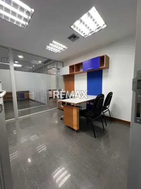 Oficina en alquiler - 4