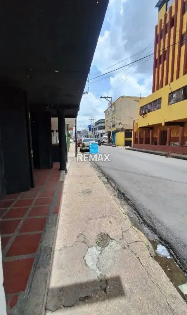 Se Vende Local Comercial, calle Bermúdez Maturin - 2