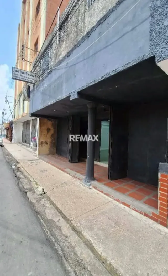 Se Vende Local Comercial, calle Bermúdez Maturin - 4