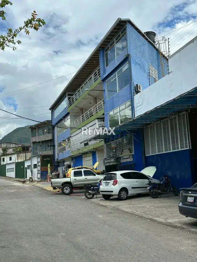 En ALQUILER local comercial en edificio los Juanchos La Concordia.