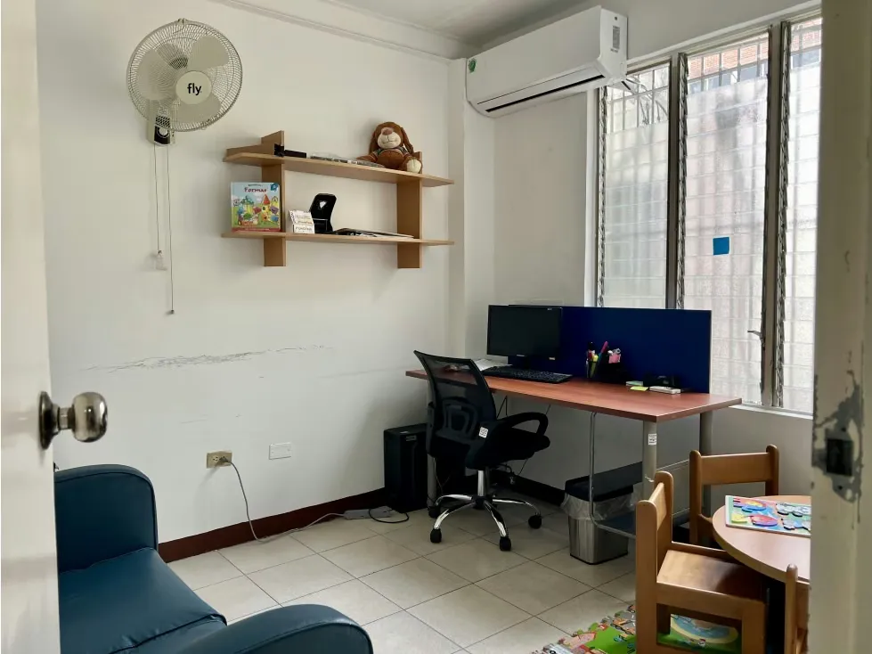 Se vende casa/486Mt/15consultorios/7b/1p/San Bernardino/9832 - 11