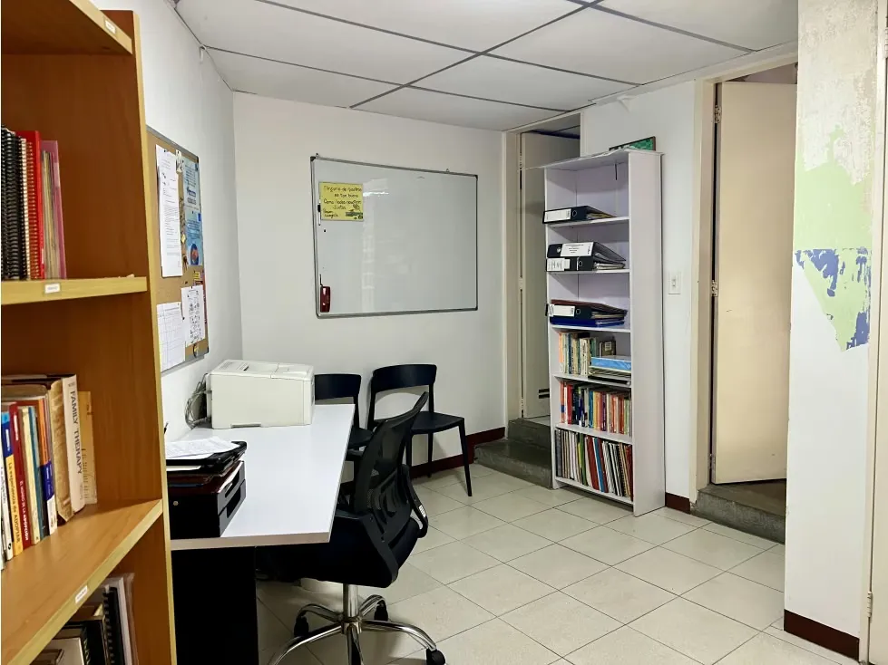 Se vende casa/486Mt/15consultorios/7b/1p/San Bernardino/9832 - 5