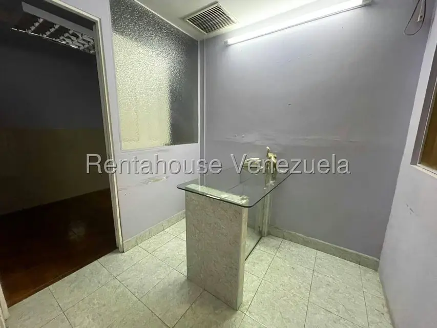 Consultorio Medico en Venta en Centro, Lara - 13