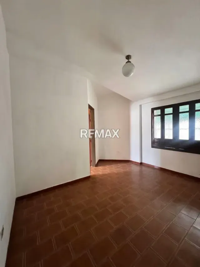 Se vende casa a remodelar en calle cerrada, Urb. La Trigaleña Baja - 11