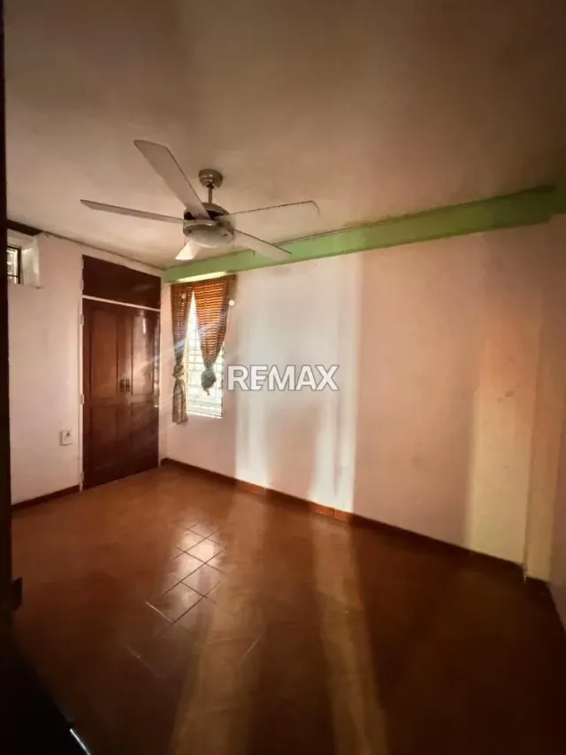 Se vende casa a remodelar en calle cerrada, Urb. La Trigaleña Baja - 4