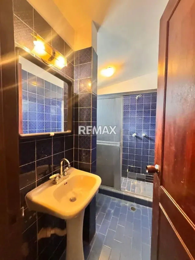Se vende casa a remodelar en calle cerrada, Urb. La Trigaleña Baja - 10