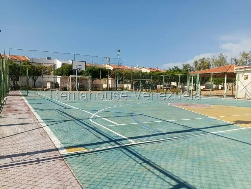Townhouse (Duplex) en Venta en El Milagro Norte, Zulia - 12