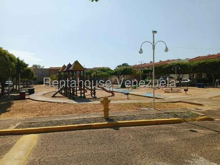 Townhouse (Duplex) en Venta en El Milagro Norte, Zulia - 14
