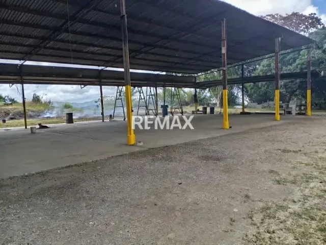 Galpón con Amplio Terreno en Mariche Caracas - 6