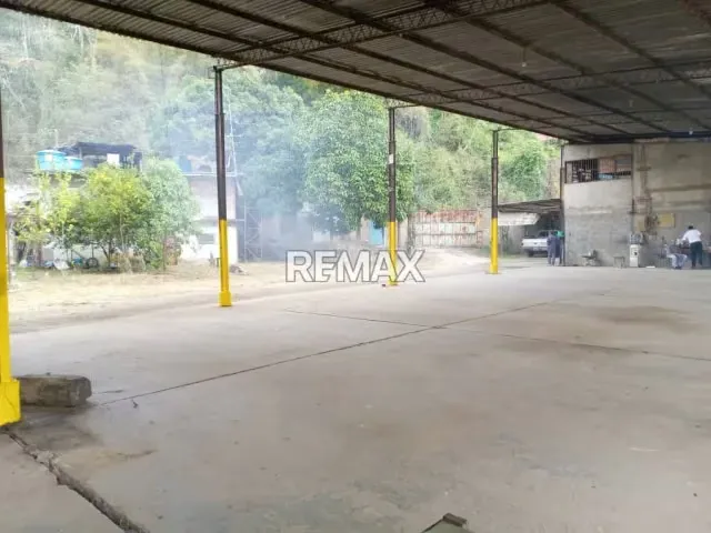 Galpón con Amplio Terreno en Mariche Caracas - 8