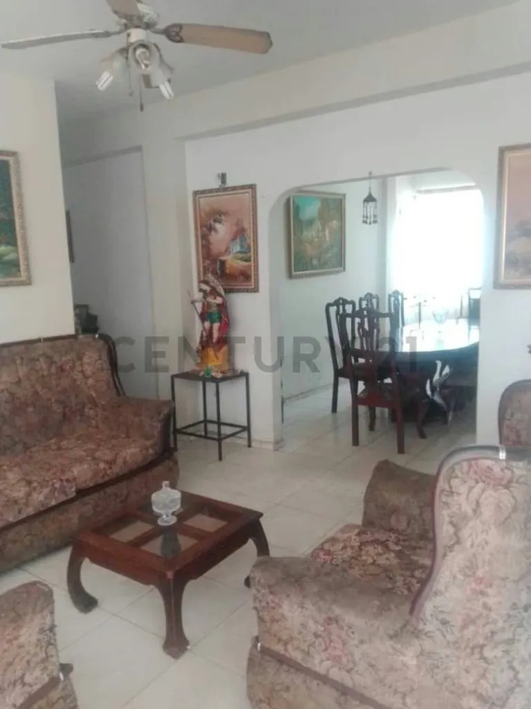 En venta propiedad de uso comercial y/o residencial Calle Aranjuez - 4