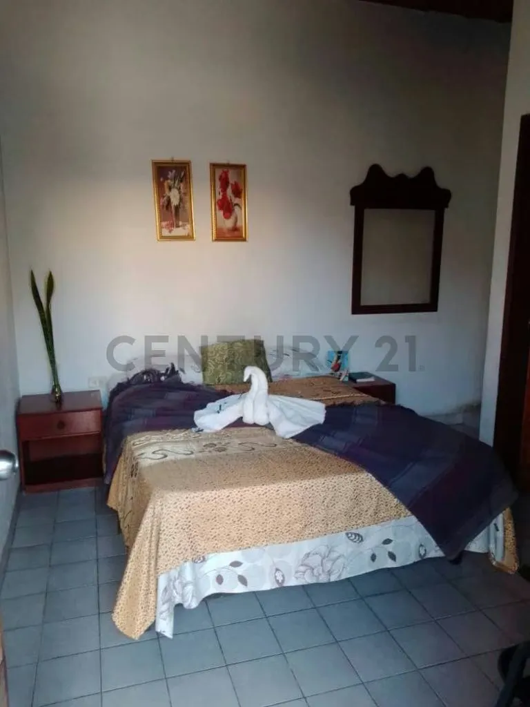 En venta propiedad de uso comercial y/o residencial Calle Aranjuez - 6