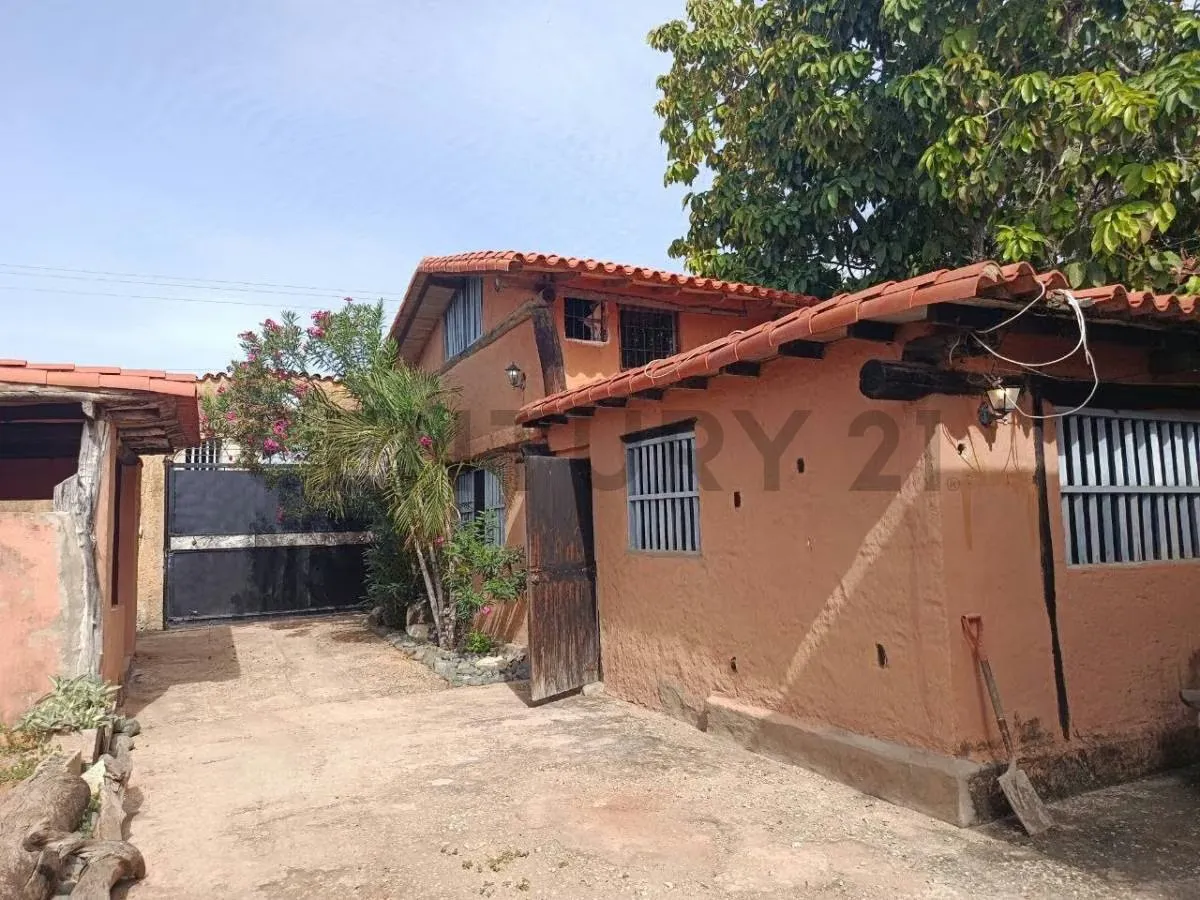CONJUNTO RESIDENCIAL DE 3 CASAS DUPLEX CERCA A PLAYA GUACUCO - 4