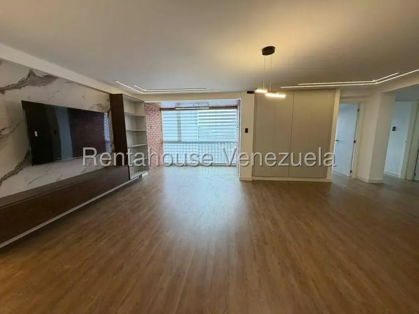 Apartamento (1 Nivel) en Alquiler en Chulavista, Distrito Metropolitano - 2
