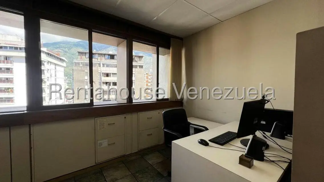 Oficina en Alquiler en Los Palos Grandes, Distrito Metropolitano - 22