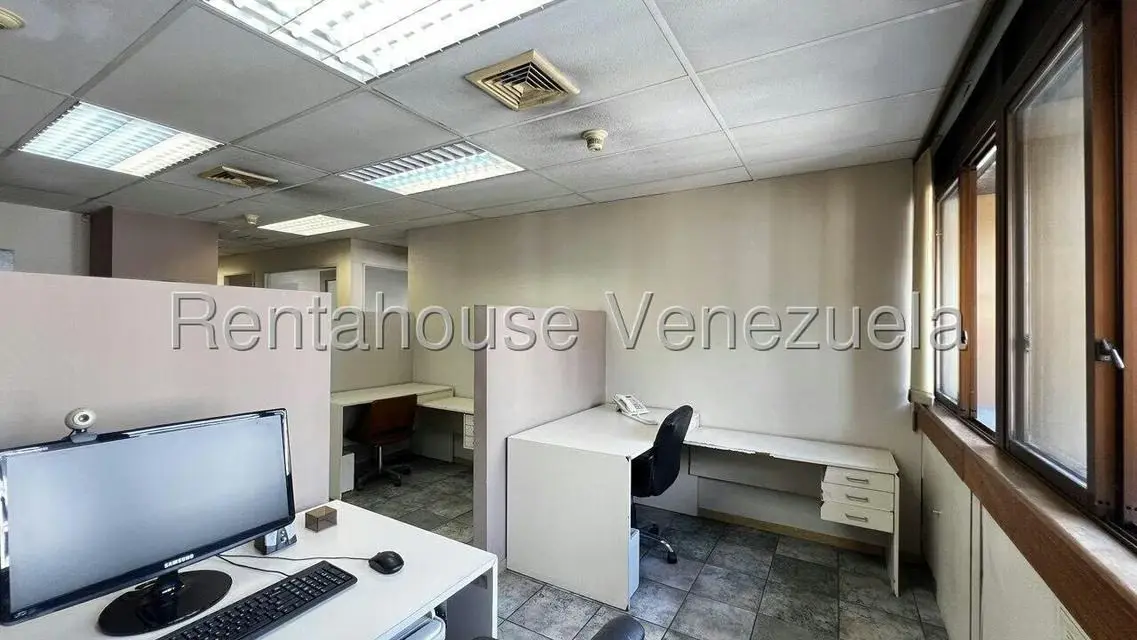 Oficina en Alquiler en Los Palos Grandes, Distrito Metropolitano - 26