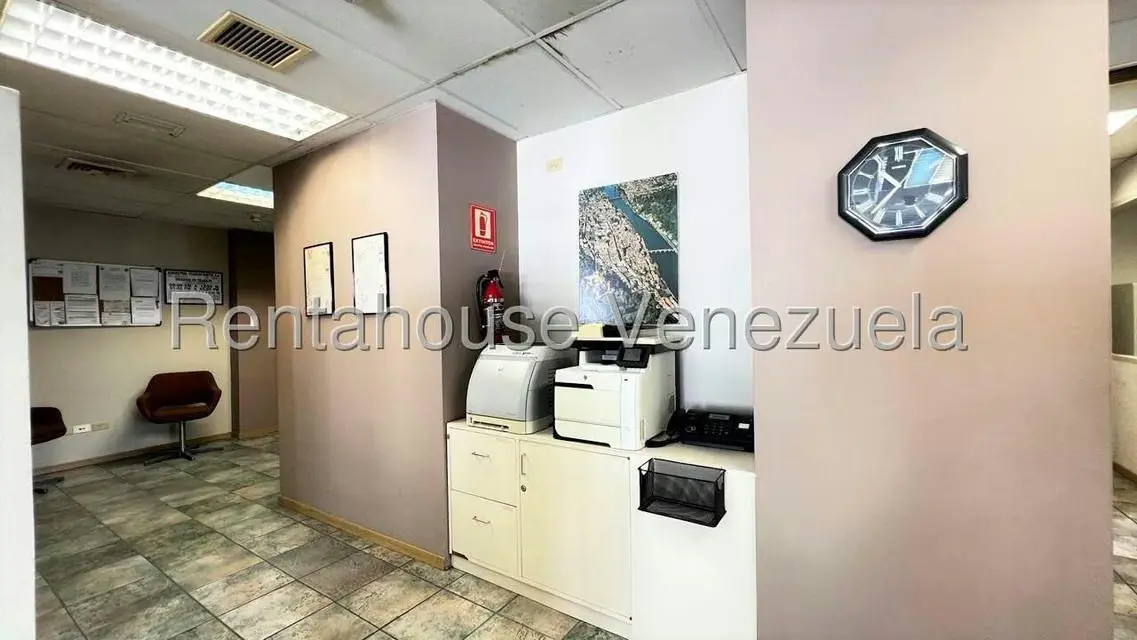 Oficina en Alquiler en Los Palos Grandes, Distrito Metropolitano - 27