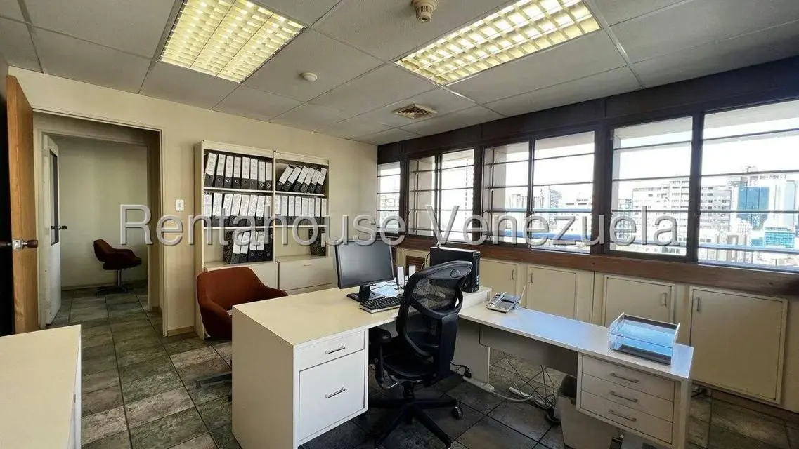 Oficina en Alquiler en Los Palos Grandes, Distrito Metropolitano - 10