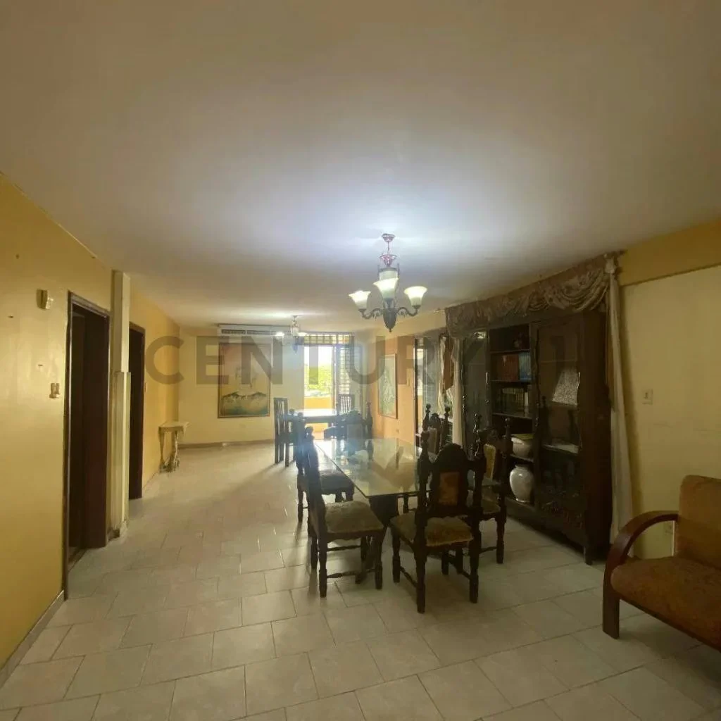 En venta edificio con excelente ubicacion Av Sucre con c. Mérida - 5