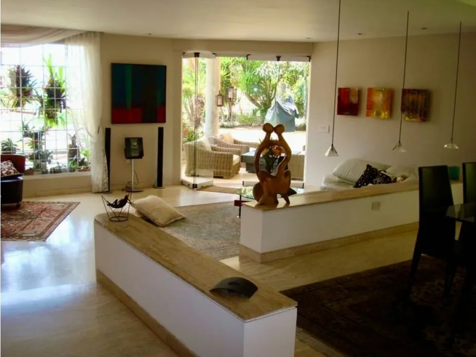Se vende casa/800m2 c/2.000m2 t/4h+2s/6b+s/4p/Los Naranjos/4344 - 4