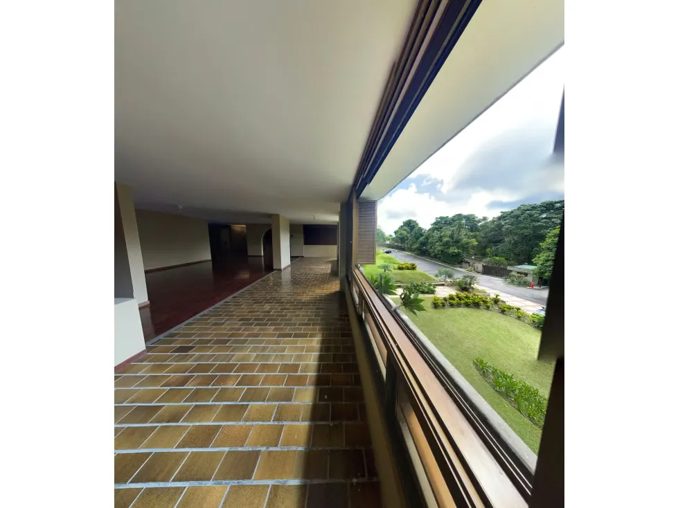 En venta apto 382m2 3h+s/3.5b+s/4p La Lagunita