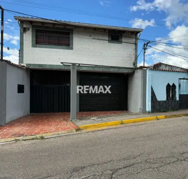 Local Comercial avenida la Ula