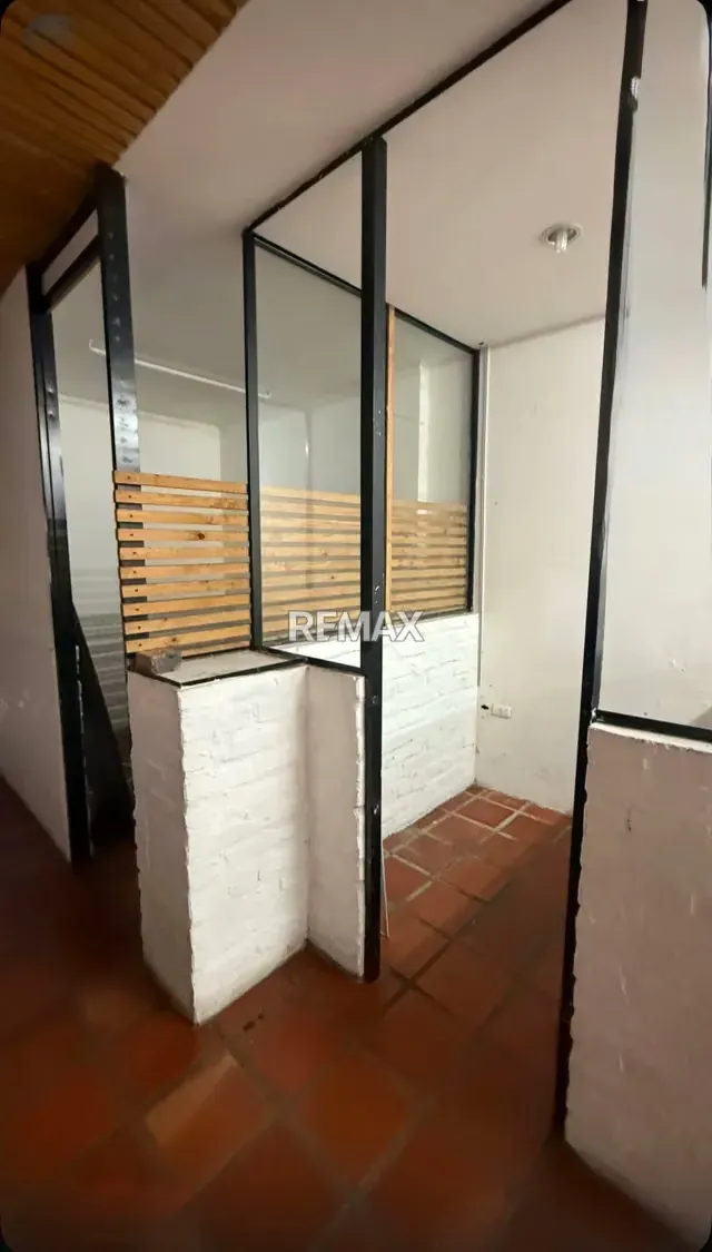 Local Comercial avenida la Ula - 4