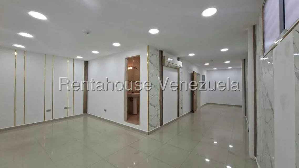 Oficina en Alquiler en Los Chaguaramos, Distrito Metropolitano - 13