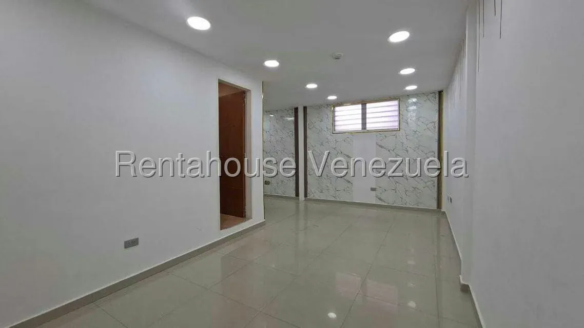 Oficina en Alquiler en Los Chaguaramos, Distrito Metropolitano - 14