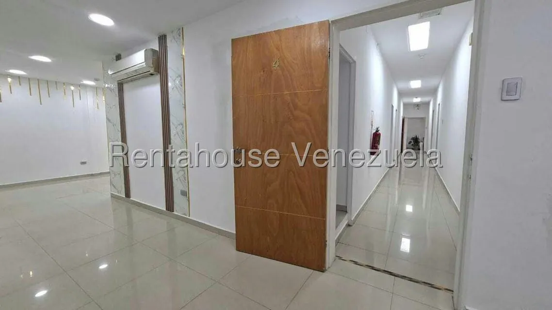 Oficina en Alquiler en Los Chaguaramos, Distrito Metropolitano - 6