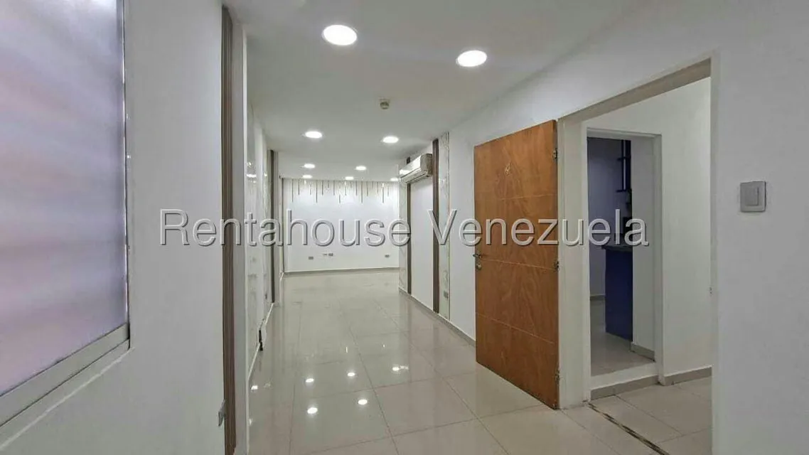 Oficina en Alquiler en Los Chaguaramos, Distrito Metropolitano - 7