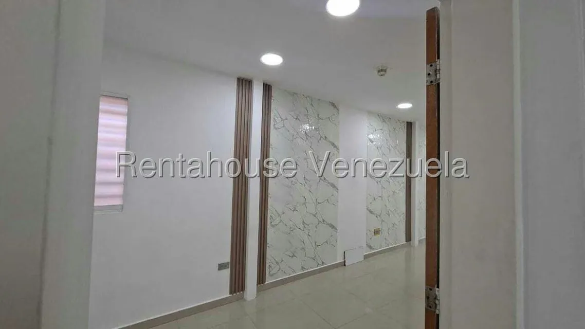 Oficina en Alquiler en Los Chaguaramos, Distrito Metropolitano - 8