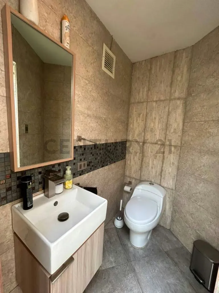 Casa Macaracuay en venta remodelada calle cerrada vista TC - 12