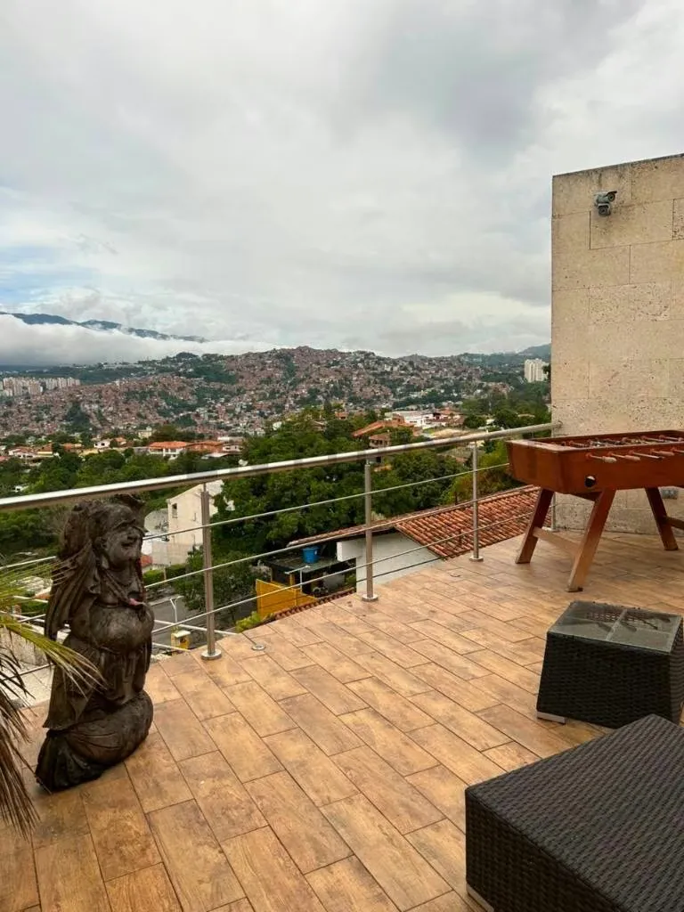 Casa Macaracuay en venta remodelada calle cerrada vista TC - 16