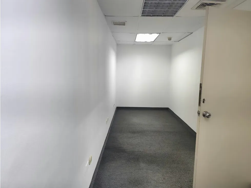 OFC ALQUILER TORRE B.B. AV FCO DE MIRANDA 80 MTS2 - 6