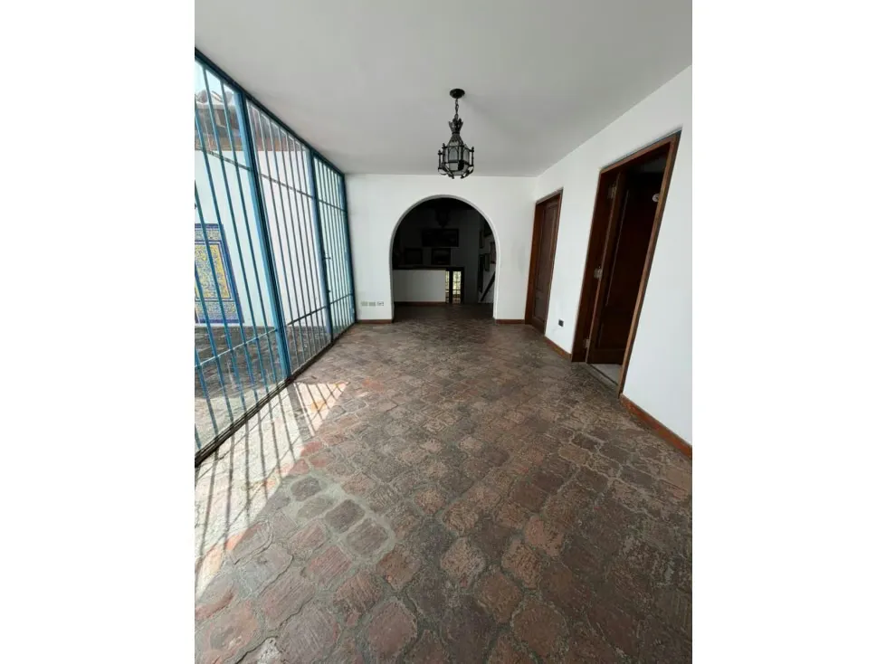 Vendo casa para remodelar 920m2 La Lagunita 6239 - 37