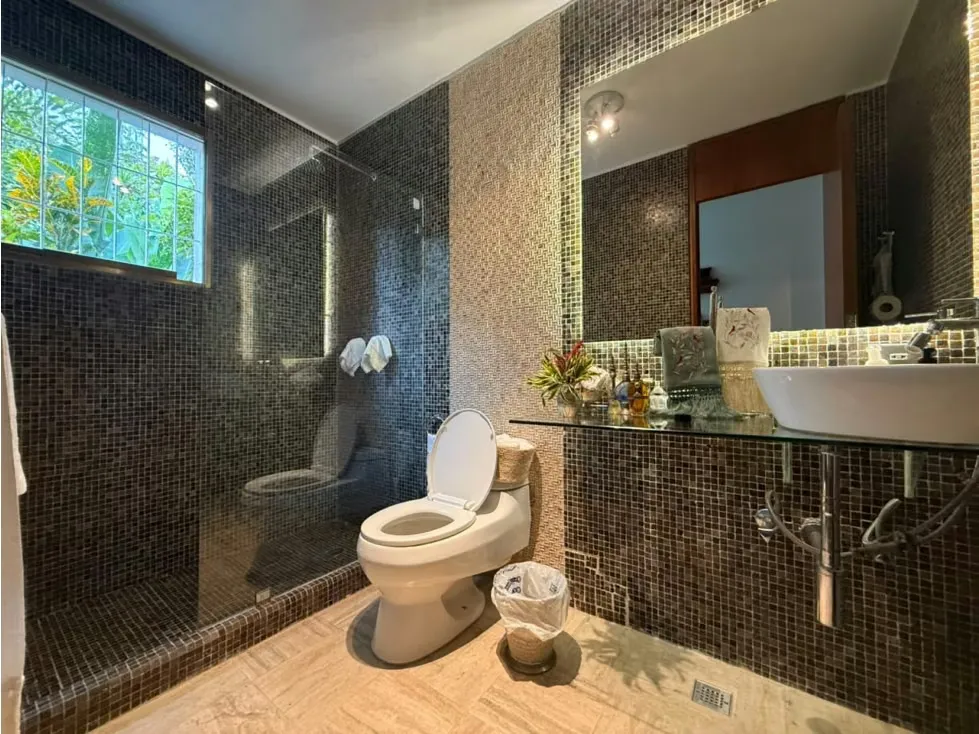 Se vende/alquila Casa 2.149m² 4h+2s/5b/30p La Lagunita - 12
