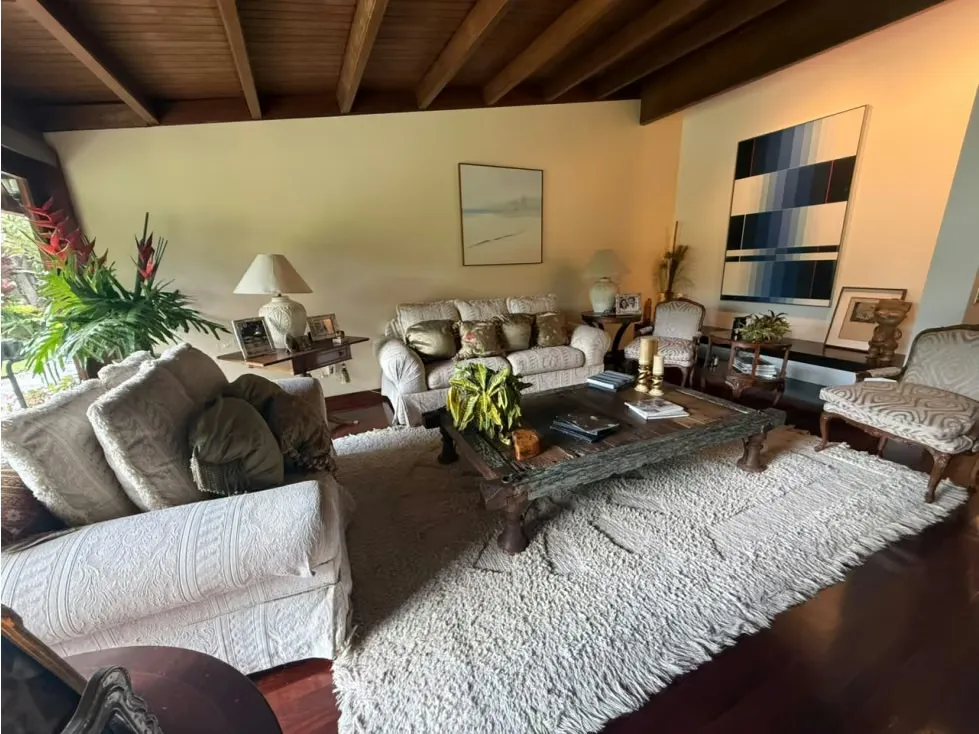 Se vende/alquila Casa 2.149m² 4h+2s/5b/30p La Lagunita - 4