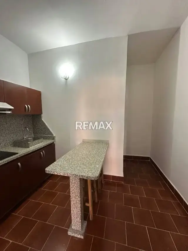 Apartamento tipo estudio en alquiler el castaño
