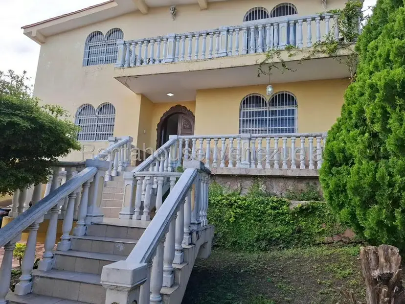 Casa (Multipes Niveles) en Venta en Colinas De Santa Rosa, Lara