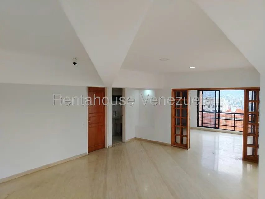 Apartamento (Penthouse) en Venta en Colinas de Valle Arriba, Distrito Metropolitano - 11