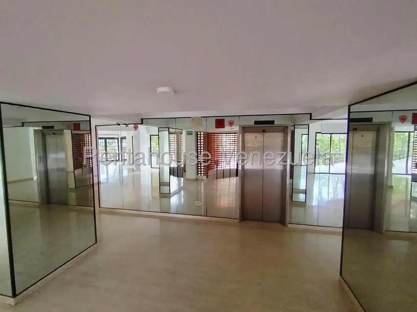 Apartamento (Penthouse) en Venta en Colinas de Valle Arriba, Distrito Metropolitano - 48