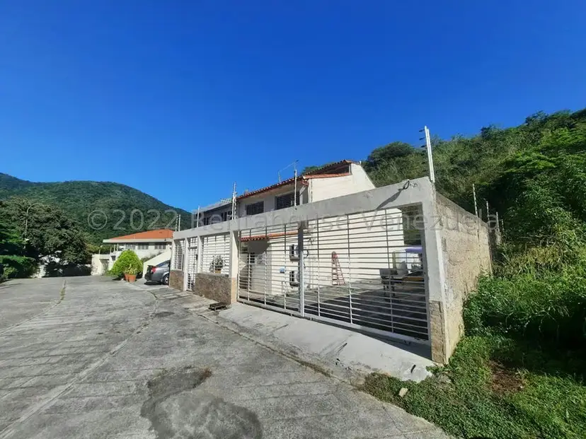 Casa (Duplex) en Venta en Izcaragua, Distrito Metropolitano
