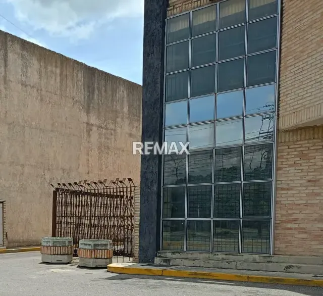 Edificio Comercial En Alquiler