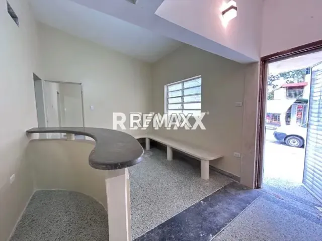 En exclusiva casa en alquiler para uso comercial frente a la cruz roja - 2