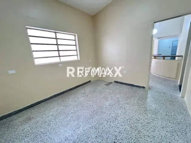 En exclusiva casa en alquiler para uso comercial frente a la cruz roja - 3