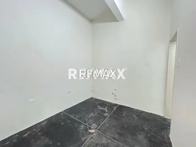 En exclusiva casa en alquiler para uso comercial frente a la cruz roja - 8