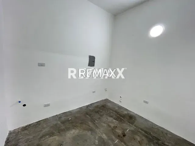 En exclusiva casa en alquiler para uso comercial frente a la cruz roja - 9