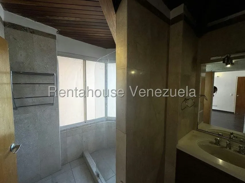 Apartamento (Penthouse) en Alquiler en Campo Alegre, Distrito Metropolitano - 28